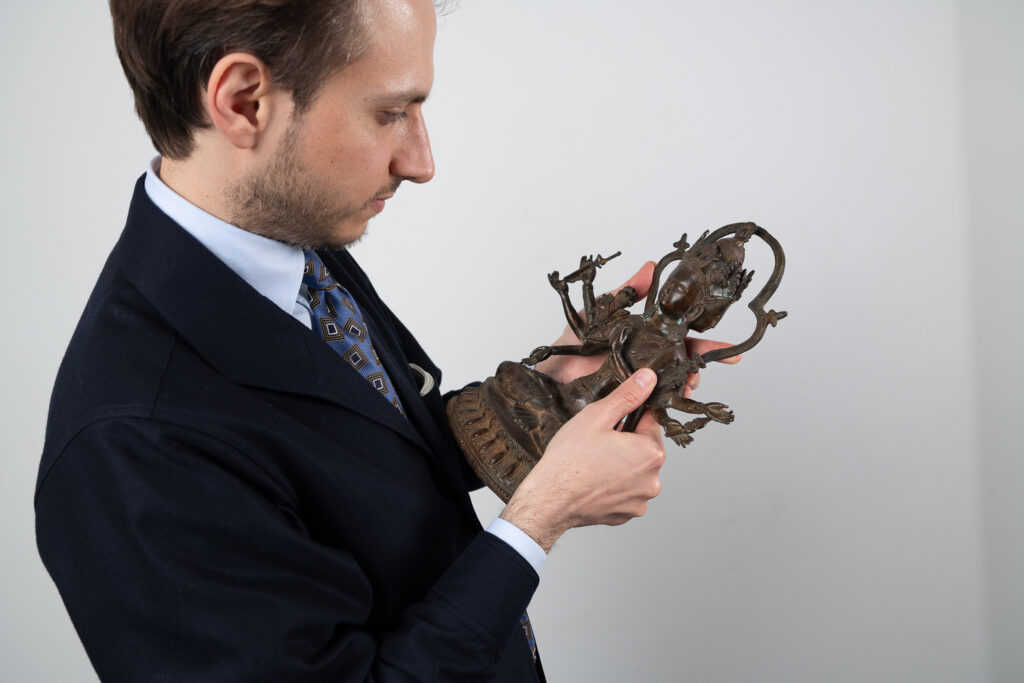 Expertise bronze par Marcos Eliades commissaire priseurs NEO Enchères