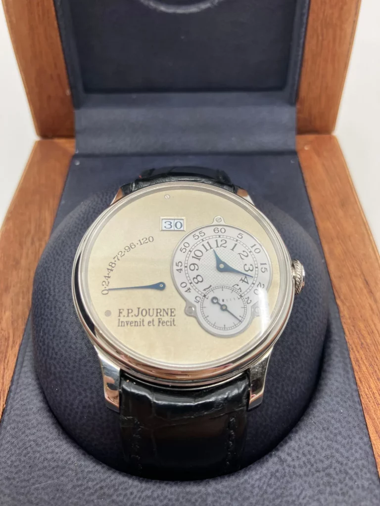 Montre F.P. JOURNE de face