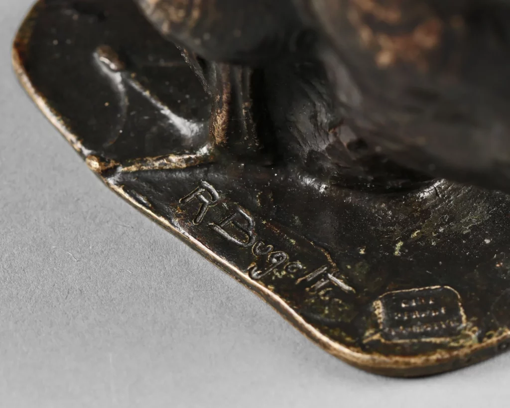 zoom signature cachet fondeur sculpture